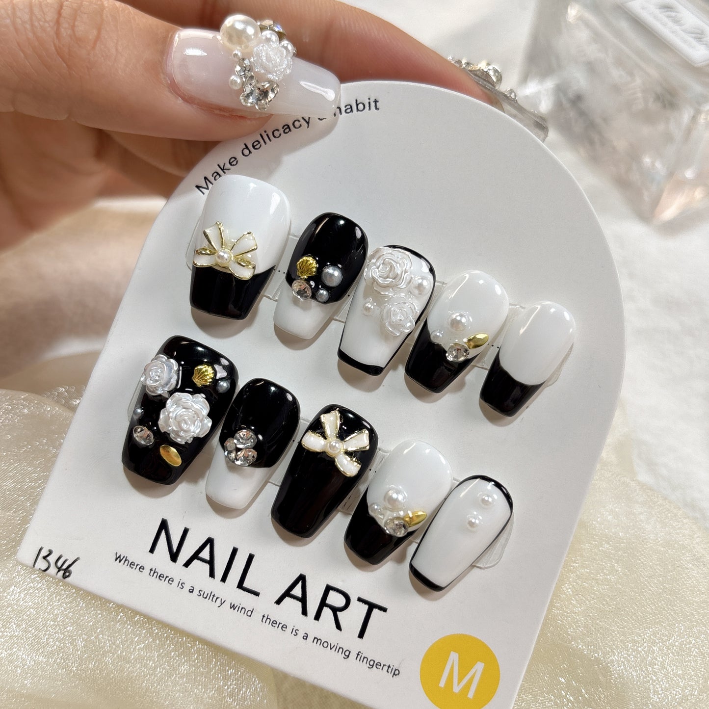 002  Short square  10PCS detachable reusable Handmade press on nails  of black and white with handmade Chanel-style nails