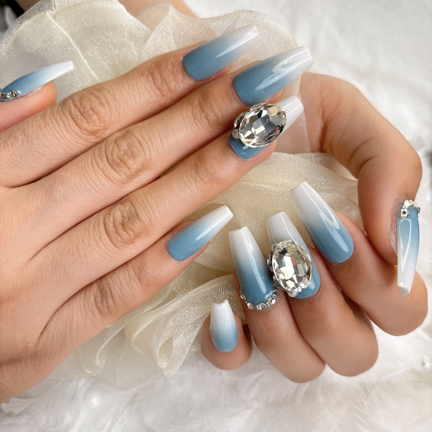 030 Mid-length 10PCS detachable reusable Handmade press on nails of Light blue gradient diamond sparkle fresh manicure