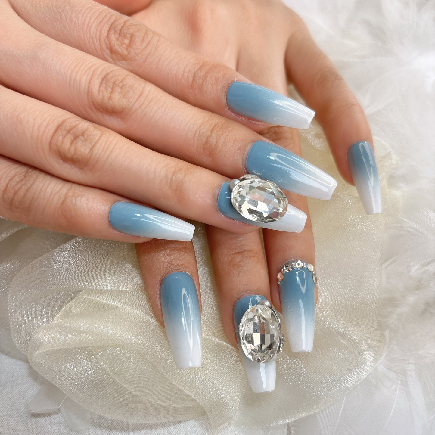 030 Mid-length 10PCS detachable reusable Handmade press on nails of Light blue gradient diamond sparkle fresh manicure