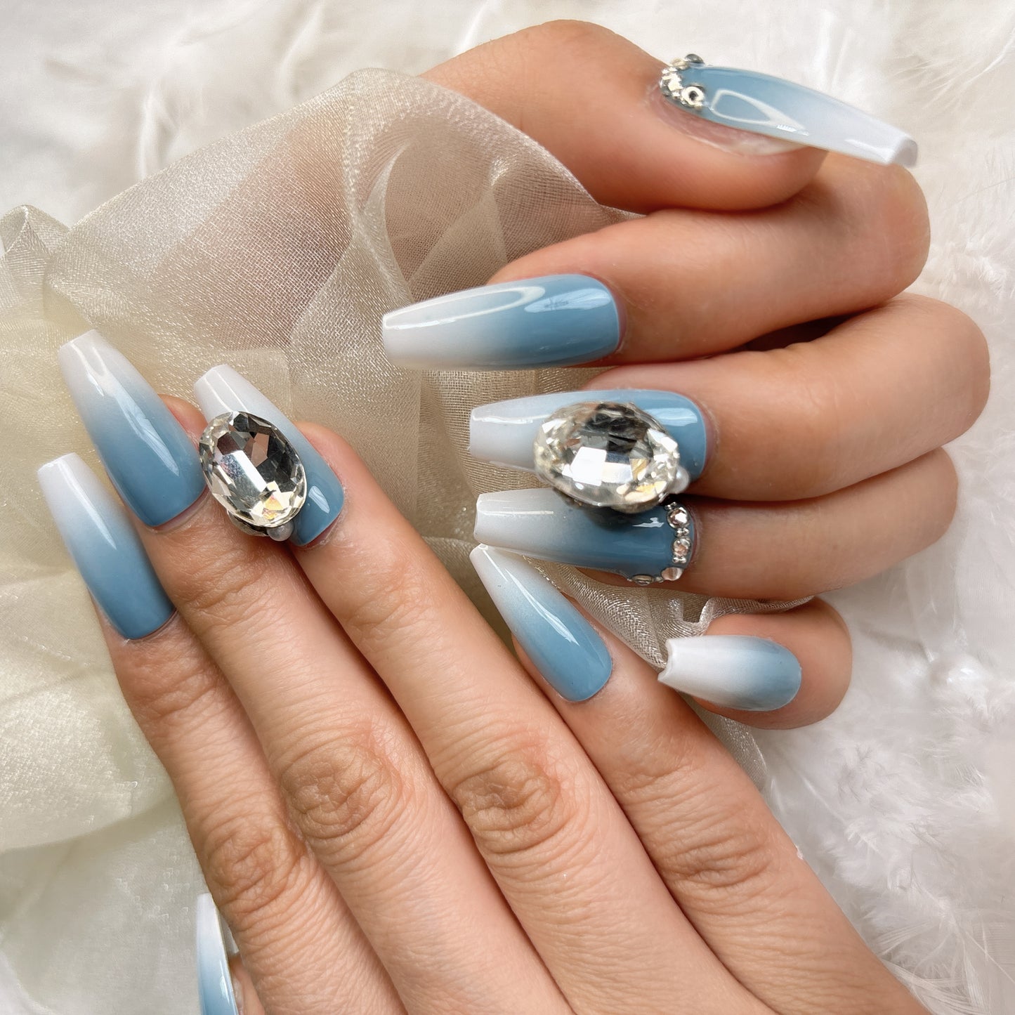 030 Mid-length 10PCS detachable reusable Handmade press on nails of Light blue gradient diamond sparkle fresh manicure