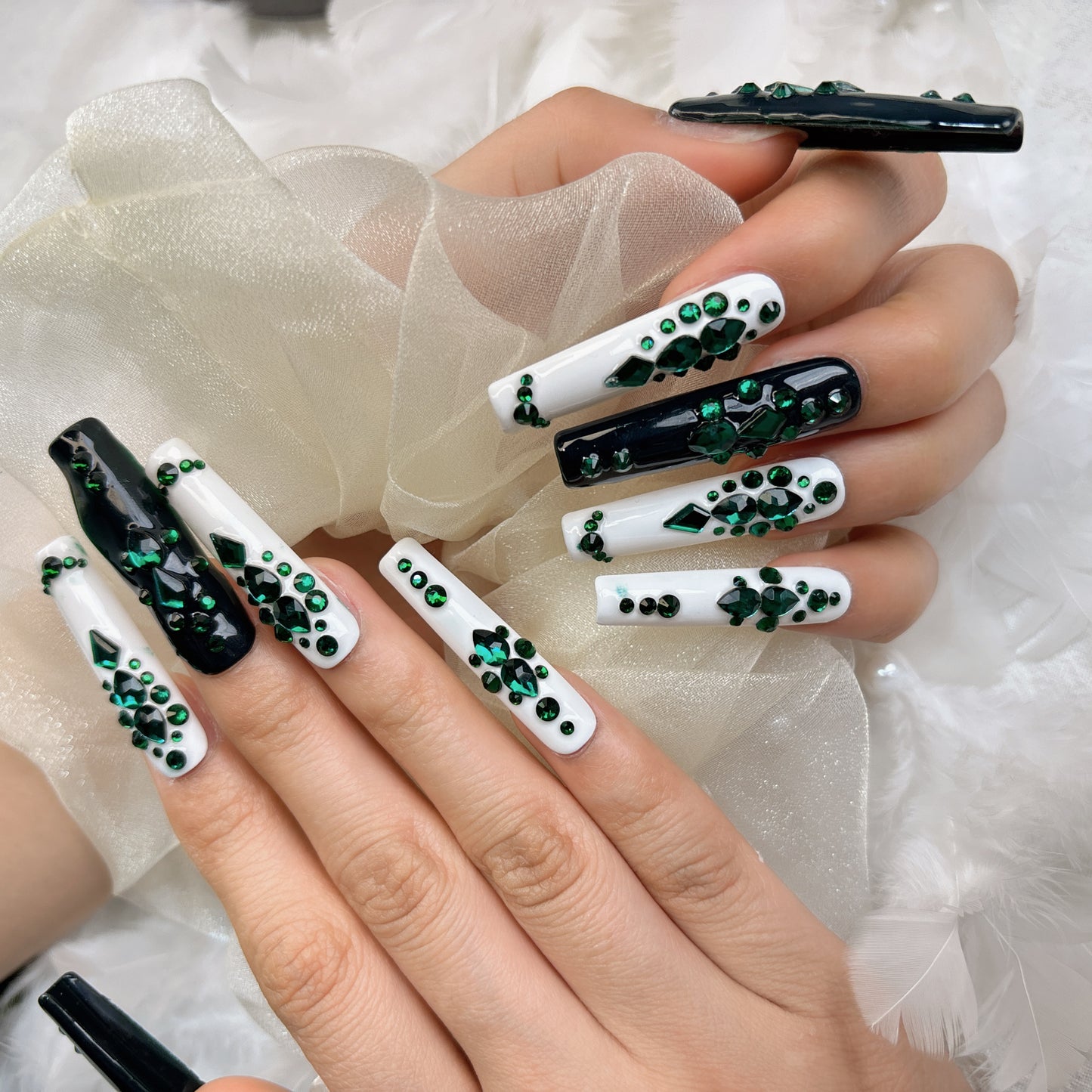 031 Long Square 10PCS detachable reusable  Handmade press on nails of Noble emerald sparkling diamond manicure