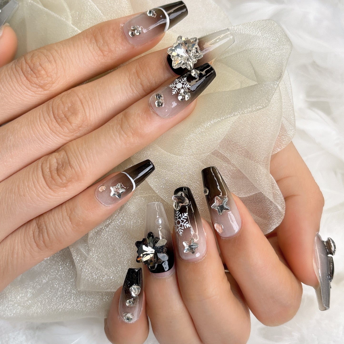 045 Mid-Length 10PCS detachable reusable Handmade press on nails of  Explosive full of diamond snowflake manicure