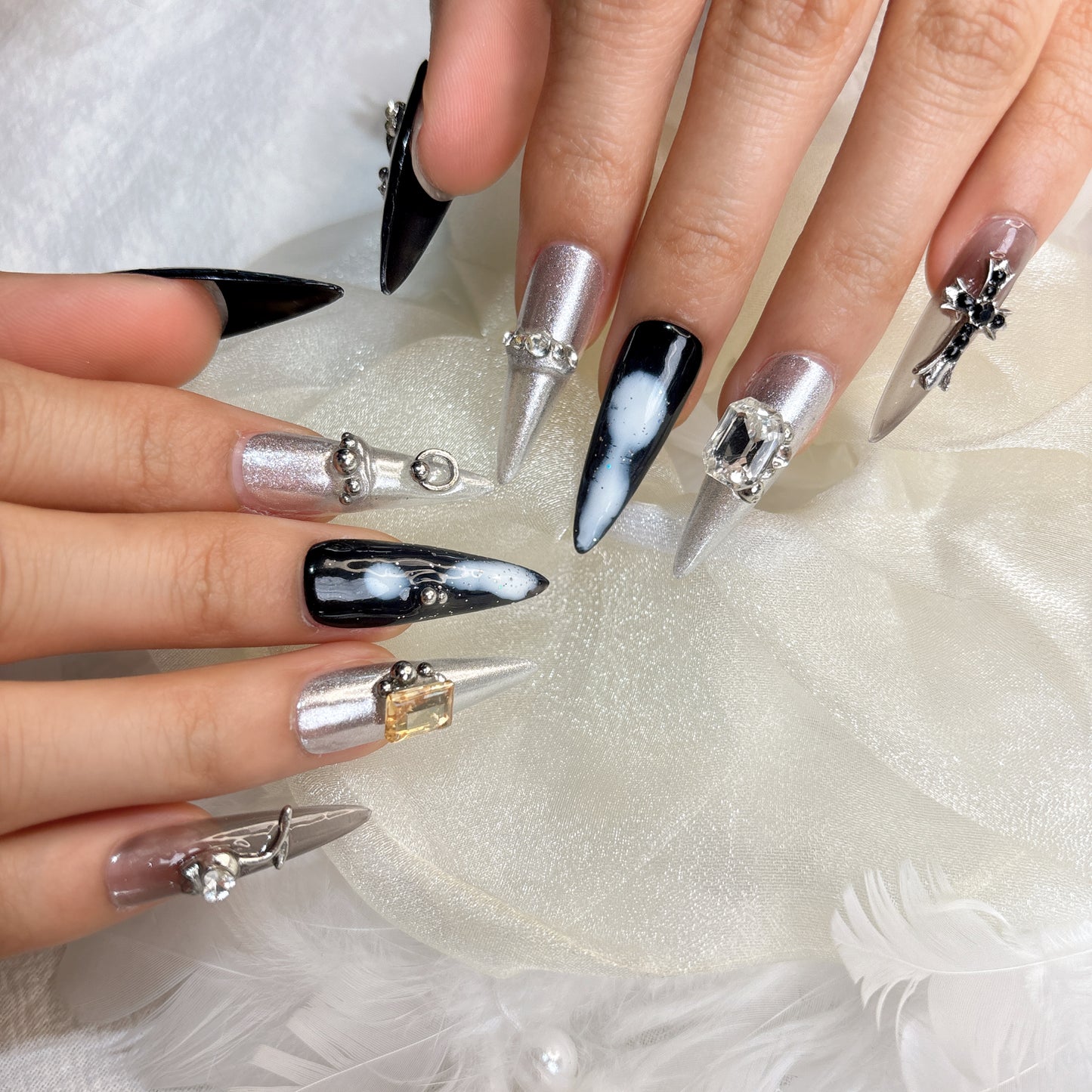 060 Stiletto 10PCS detachable reusable Handmade press on nails of Light luxury, dark wind, flashing bubble nail art