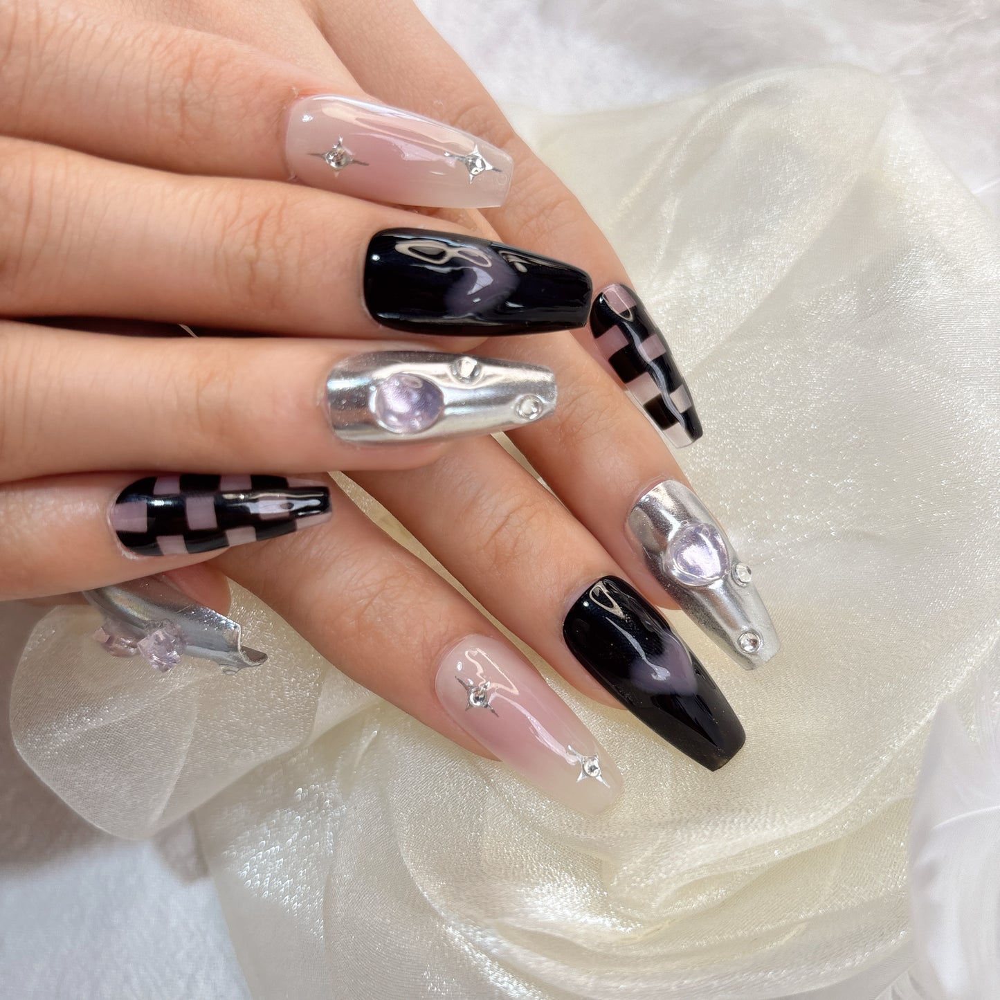 063 Mid-Length 10PCS detachable reusable Handmade press on nails of Sweetheart black pink checkerboard manicure