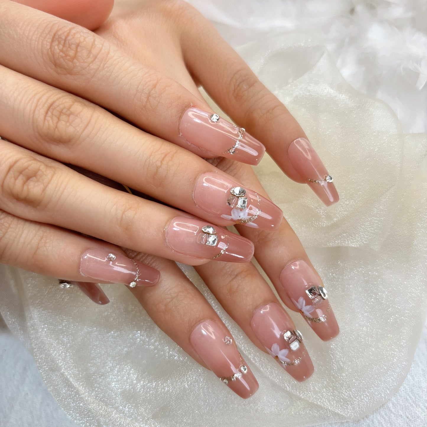 078 Mid-Length  10PCS detachable reusable Handmade press on nails of Nude pink diamond hand-painted flower manicure