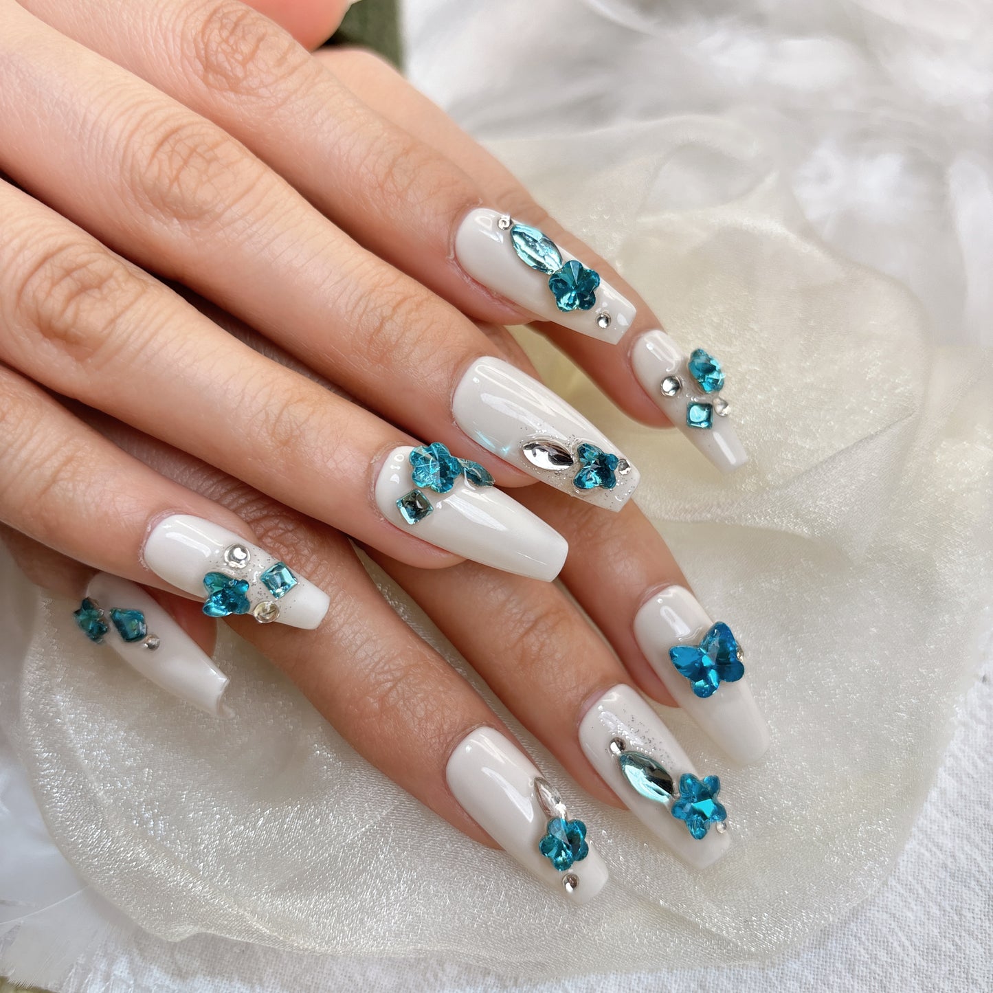 080 Mid-Length 10PCS detachable reusable Handmade press on nails of Niche premium blue heart butterfly manicure