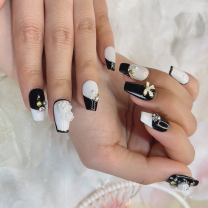 002  Short square  10PCS detachable reusable Handmade press on nails  of black and white with handmade Chanel-style nails